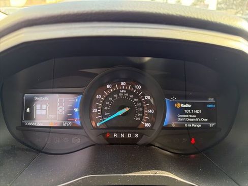 Used 2023 Ford Edge Titanium w/ Equipment Group 301A image 9