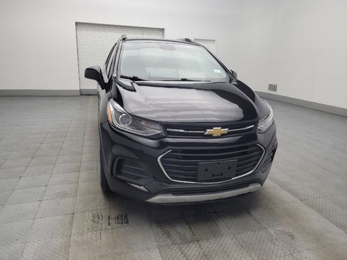 Used 2020 Chevrolet Trax LT w/ LT Convenience Package image 14