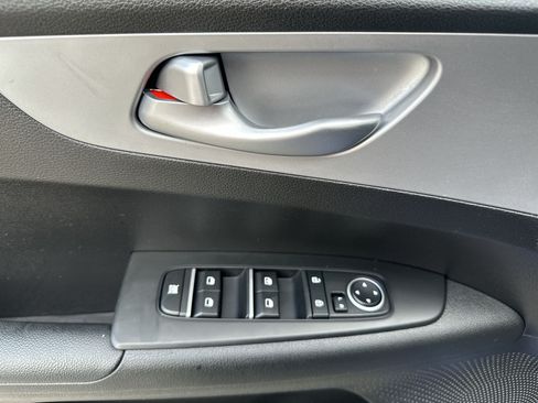 Certified 2023 Kia Forte LXS w/ LXS Technology Package FWD image 15