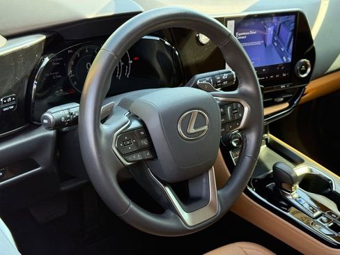 Certified 2025 Lexus NX 350 AWD w/ Accessory Package (Z2) image 19