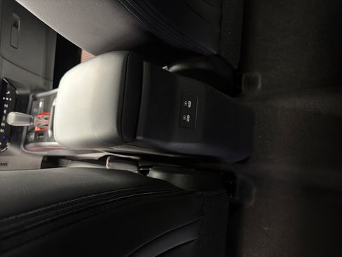 New 2026 Nissan Kicks SR image 12