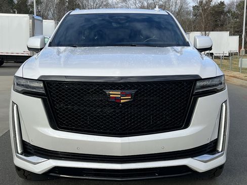 Used 2021 Cadillac Escalade Premium Luxury image 4