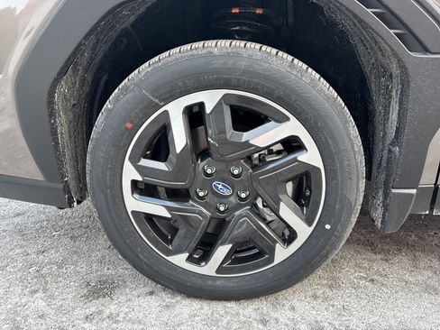 Used 2025 Subaru Forester Premium image 11