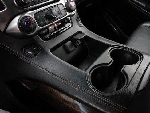 Used 2018 Chevrolet Suburban LT image 17