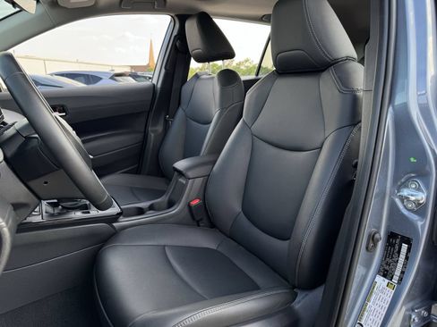 Used 2026 Toyota Corolla Cross XLE w/ Convenience Package FWD image 24