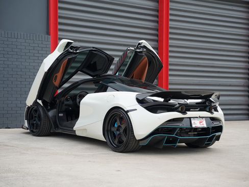 Used 2018 McLaren 720S Performance RWD image 6