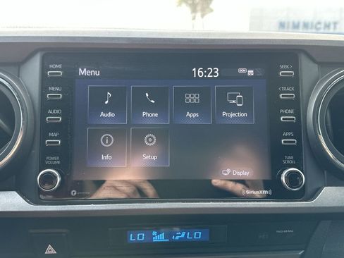 Used 2021 Toyota Tacoma TRD Sport w/ Technology Package image 25