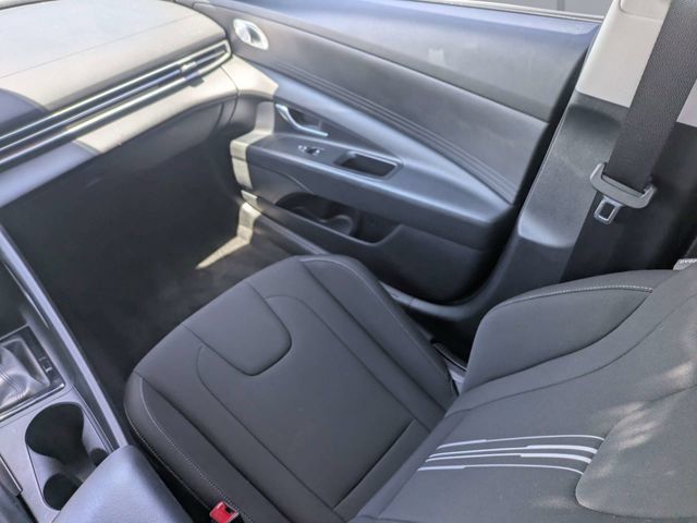 Used 2024 Hyundai Elantra SEL FWD image 16