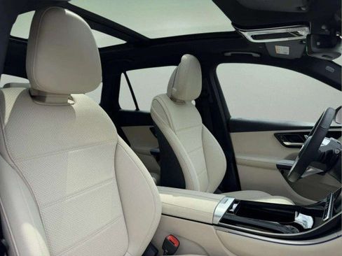 Certified 2026 Mercedes-Benz GLC 300 4MATIC image 29