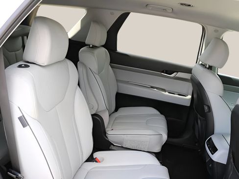 Used 2025 Hyundai Palisade SEL FWD image 19