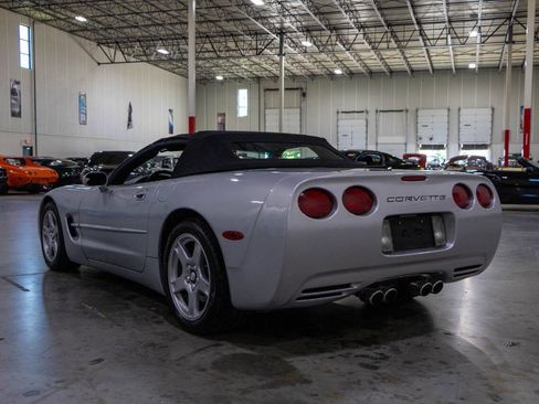 Used 1999 Chevrolet Corvette Convertible w/ Memory Pkg RWD image 19