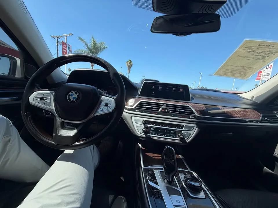 Used 2020 BMW 740i xDrive w/ Premium Package AWD/4WD image 6