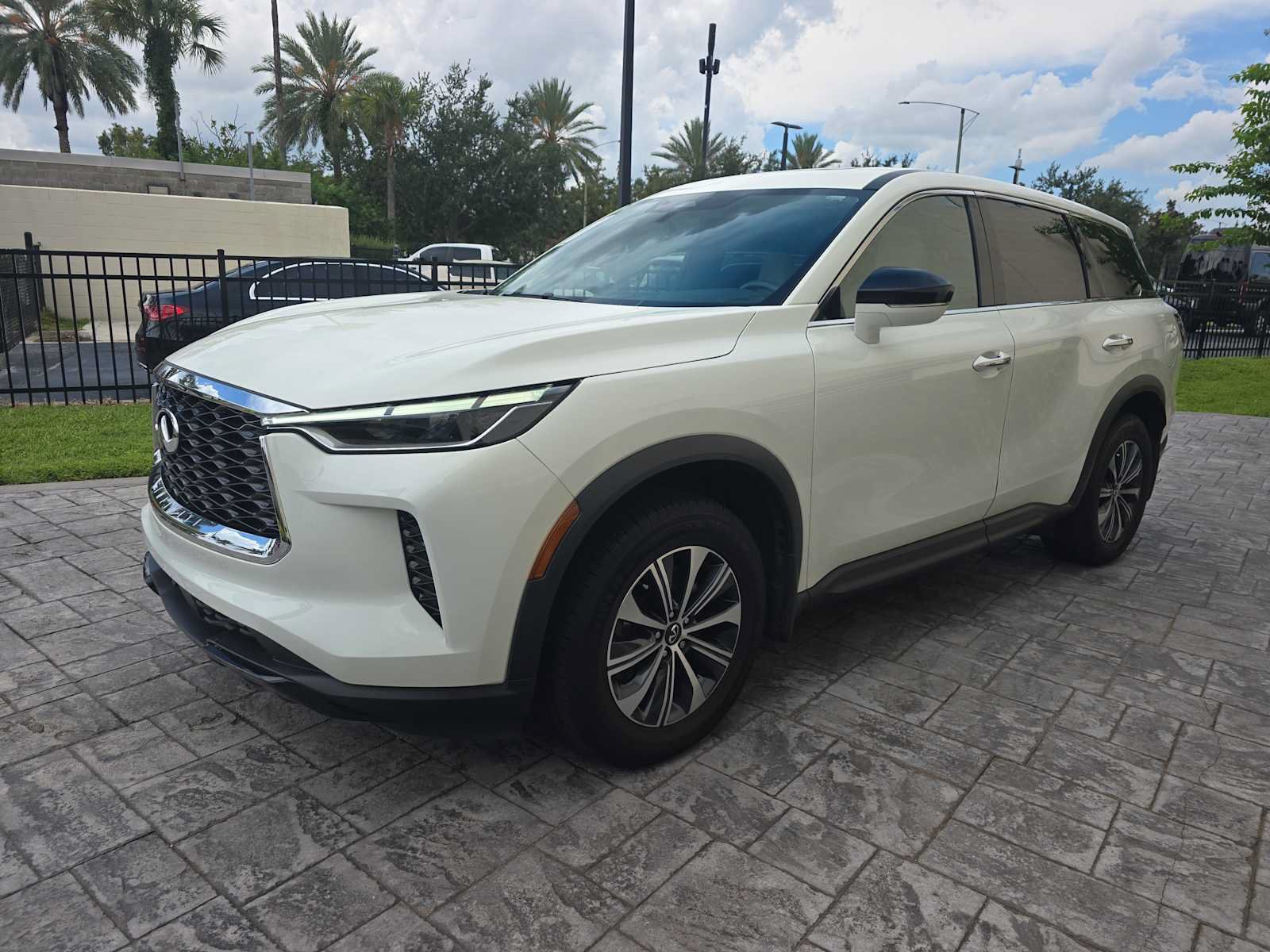 Used 2024 INFINITI QX60 Pure FWD image 6