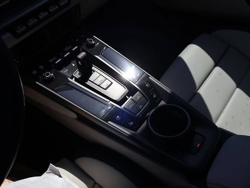 Certified 2025 Porsche 911 Carrera RWD image 28