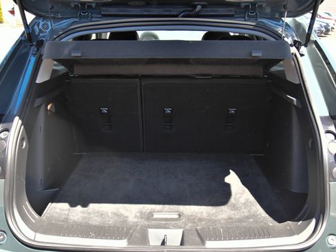 Used 2025 Chevrolet Trax LT FWD image 39