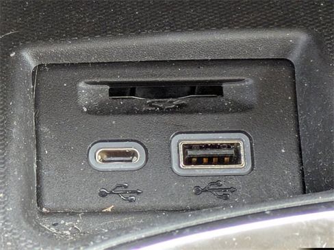 Used 2023 Buick Enclave Essence w/ Experience Buick Package image 27