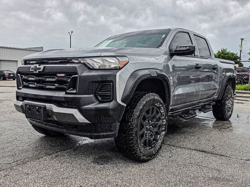 Used 2023 Chevrolet Colorado Trail Boss w/ Advanced Trailering Package AWD/4WD image 3