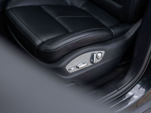 Used 2021 Porsche Macan AWD/4WD image 20