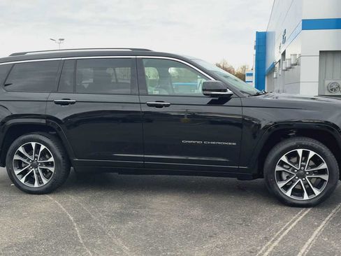 Used 2022 Jeep Grand Cherokee L Overland w/ Advanced Protech Group III image 9
