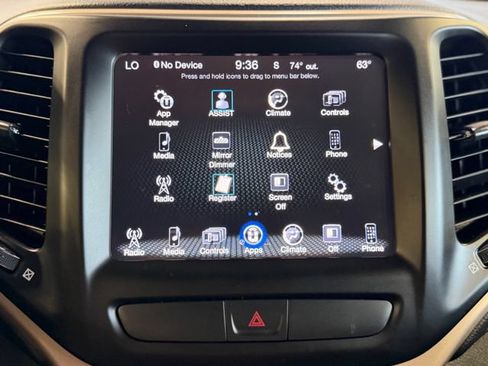 Used 2015 Jeep Cherokee Latitude w/ Comfort/Convenience Group AWD/4WD image 31