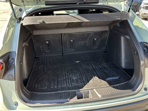 Certified 2024 Chevrolet Trax RS w/ Driver Confidence Package image 10