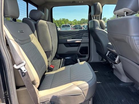 Used 2025 Ford F250 Platinum w/ Platinum Plus Package AWD/4WD image 16