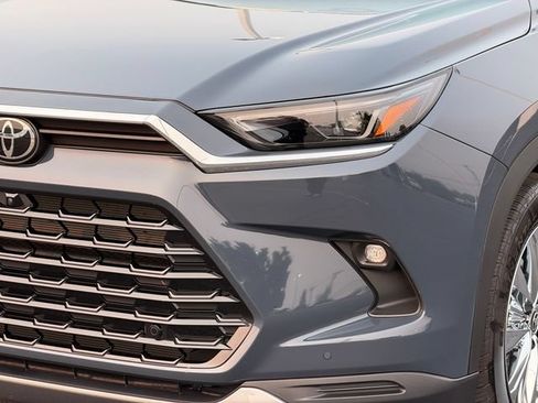 Certified 2025 Toyota Grand Highlander AWD image 10