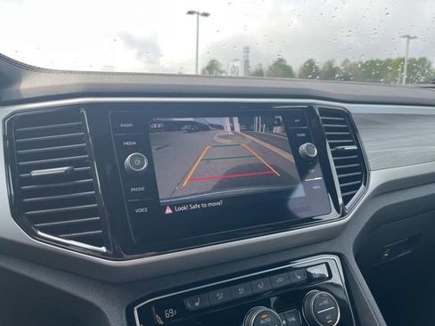 Used 2022 Volkswagen Atlas Cross Sport SE w/ Panoramic Sunroof Package image 22