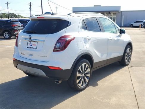 Used 2022 Buick Encore Preferred w/ Safety Package image 3