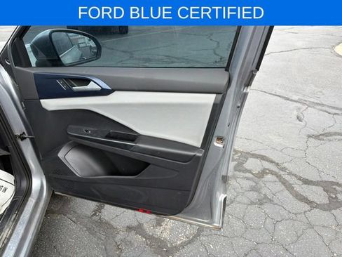 Used 2022 Volkswagen Taos SE FWD image 30