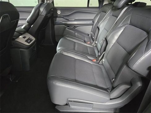 New 2025 Lincoln Navigator L Reserve image 14