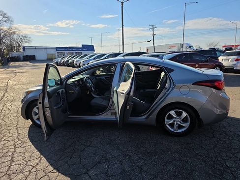 Used 2015 Hyundai Elantra SE FWD image 12