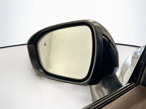 Used 2023 Nissan Rogue SL w/ SL Premium Package image 16