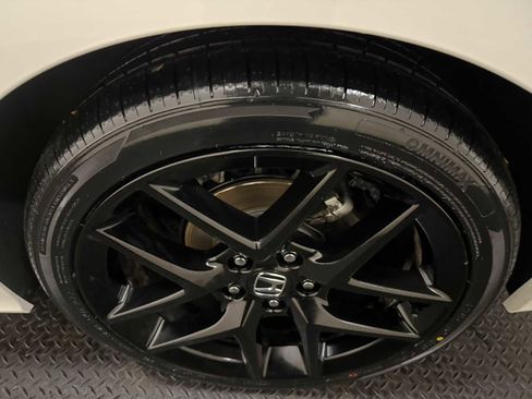 Used 2023 Honda Civic Sport image 9