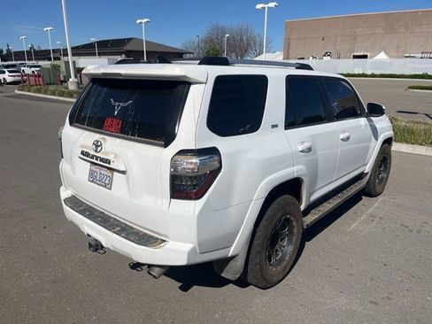 Used 2019 Toyota 4Runner SR5 Premium image 7
