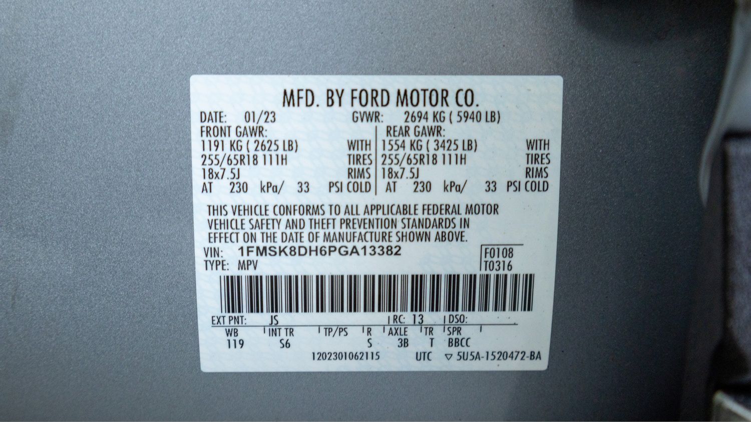 Used 2023 Ford Explorer XLT w/ Equipment Group 202A AWD/4WD image 32
