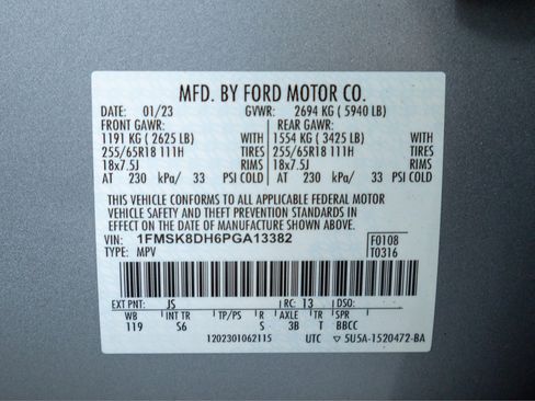 Used 2023 Ford Explorer XLT w/ Equipment Group 202A AWD/4WD image 32