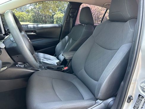 Used 2021 Toyota Corolla LE FWD image 15
