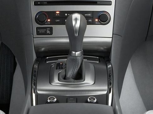 Used 2013 INFINITI G37 Journey w/ Premium Pkg RWD image 8