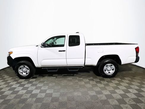 Certified 2022 Toyota Tacoma SR AWD/4WD image 5