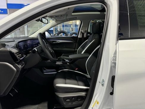 New 2025 Buick Envision Sport Touring image 9