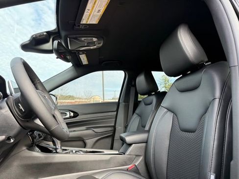 New 2026 Jeep Compass Latitude image 29