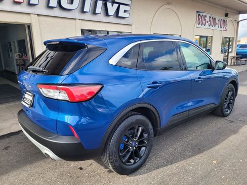 Used 2022 Ford Escape SE image 4