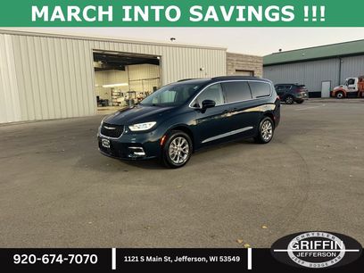 Used 2022 Chrysler Pacifica Touring-L