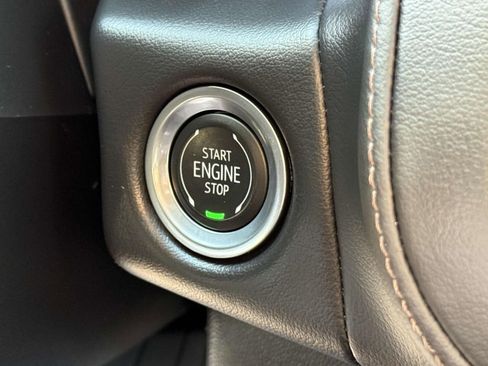 Used 2023 Chevrolet Suburban High Country image 14