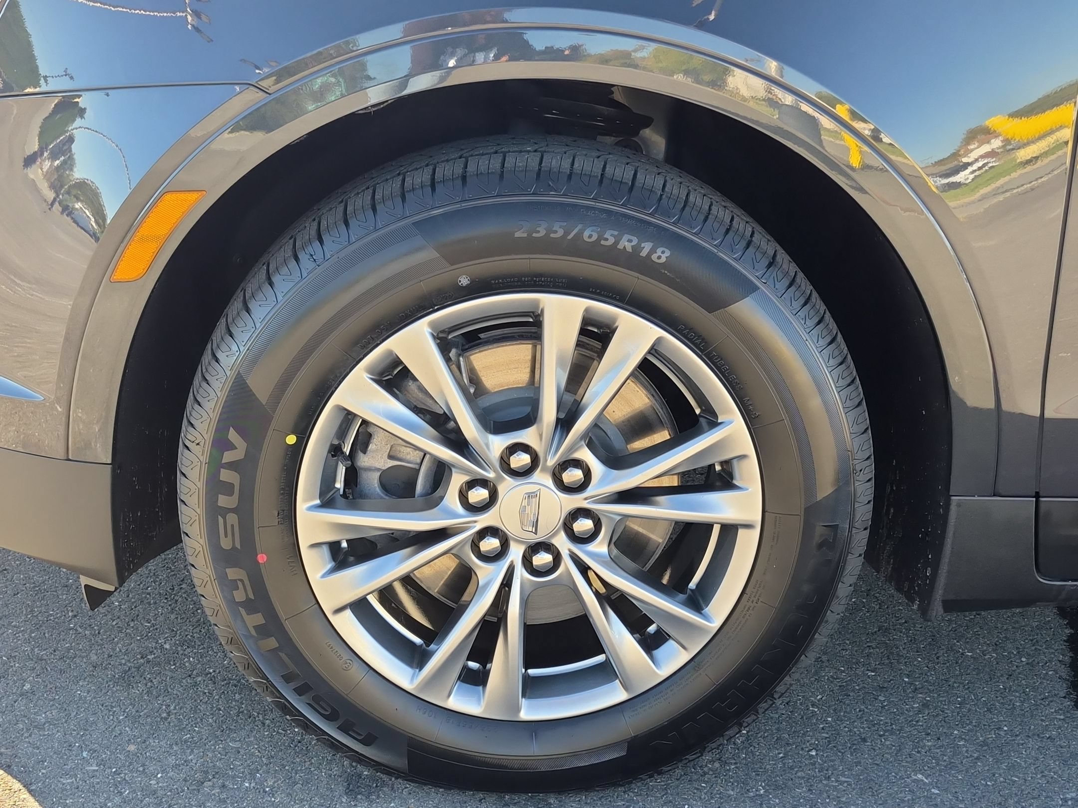 Certified 2023 Cadillac XT5 Premium Luxury w/ LPO, Floor Liner Package AWD/4WD image 34