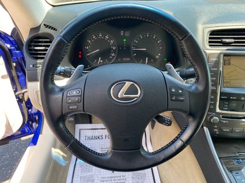 Used 2010 Lexus IS 250C w/ Luxury Pkg RWD image 21