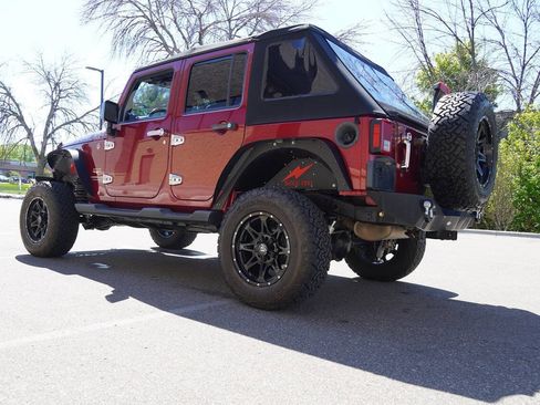 Used 2013 Jeep Wrangler Unlimited Sahara w/ Connectivity Group AWD/4WD image 13