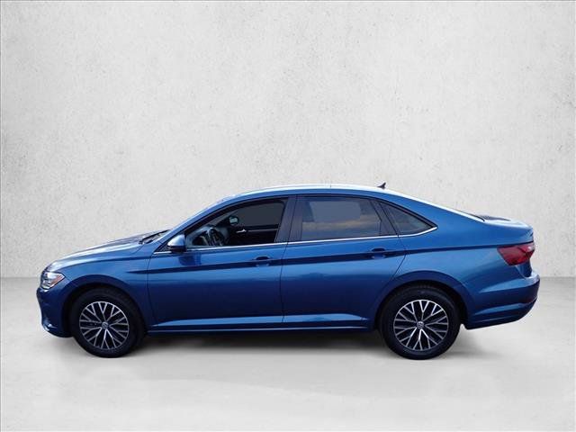 Used 2021 Volkswagen Jetta SE w/ SE Cold Weather Package FWD image 2