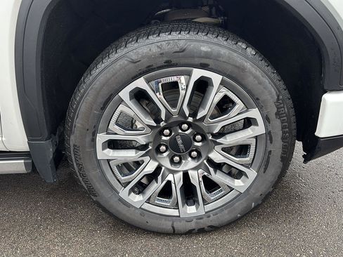 Used 2024 GMC Sierra 1500 Denali Ultimate image 13